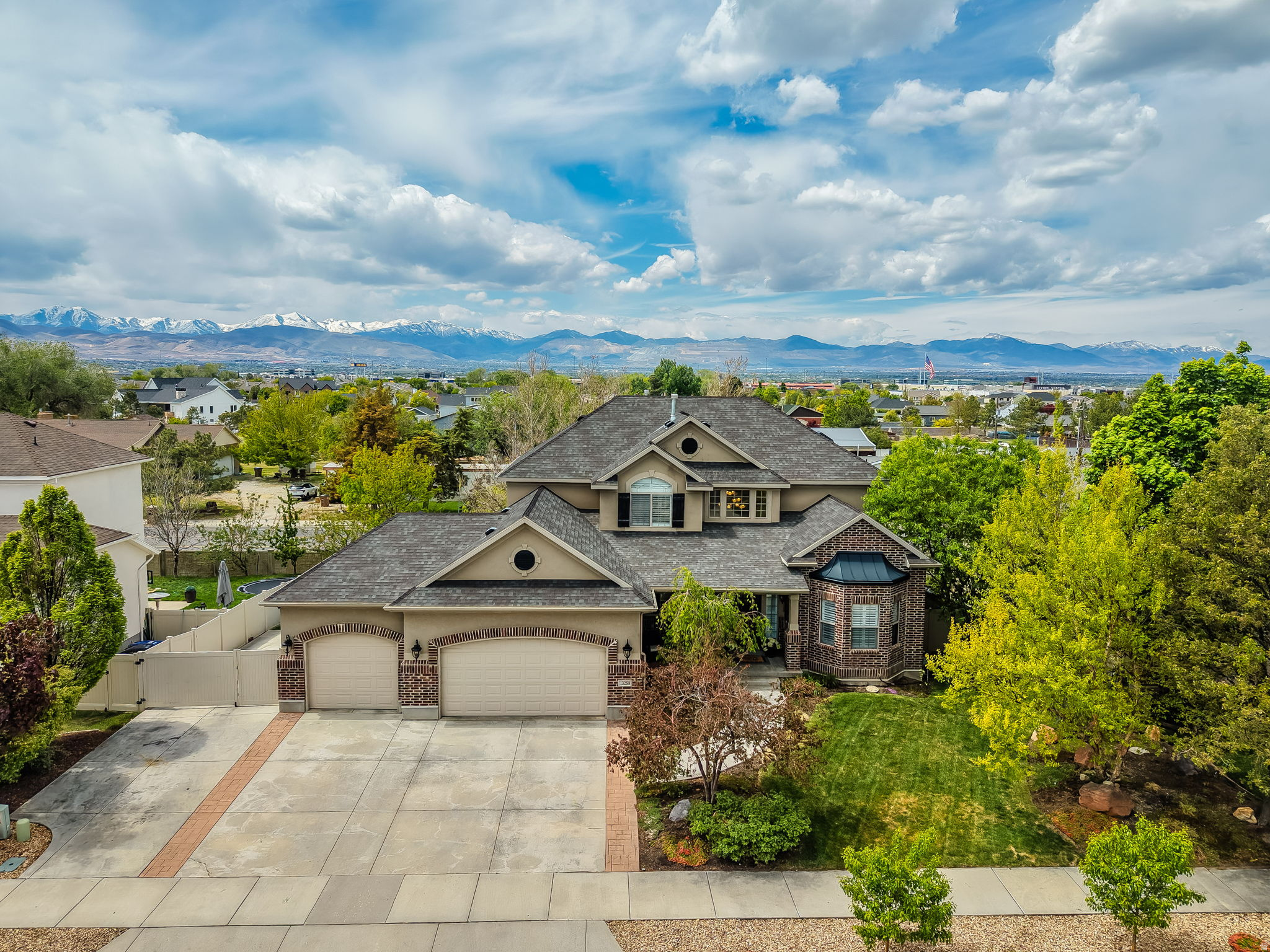 BELLEVUE - Residential