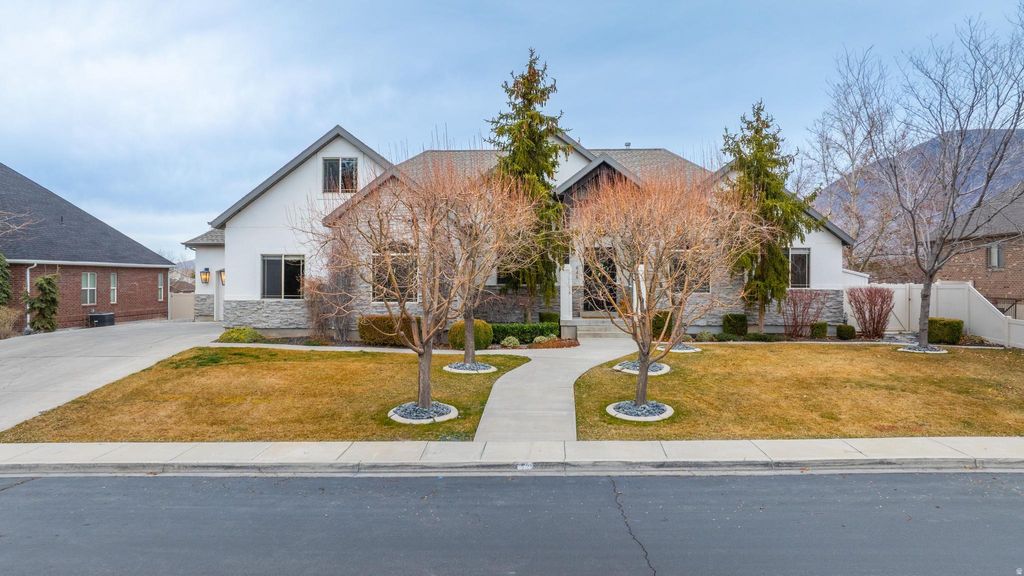 Photo of 648 W 250 N, Lindon, UT 84042 (MLS # 2148824)