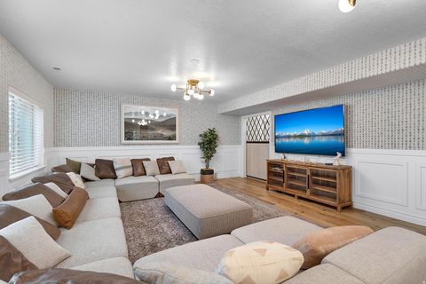 Tiny photo for 648 W 250 N, Lindon, UT 84042 (MLS # 2148824)