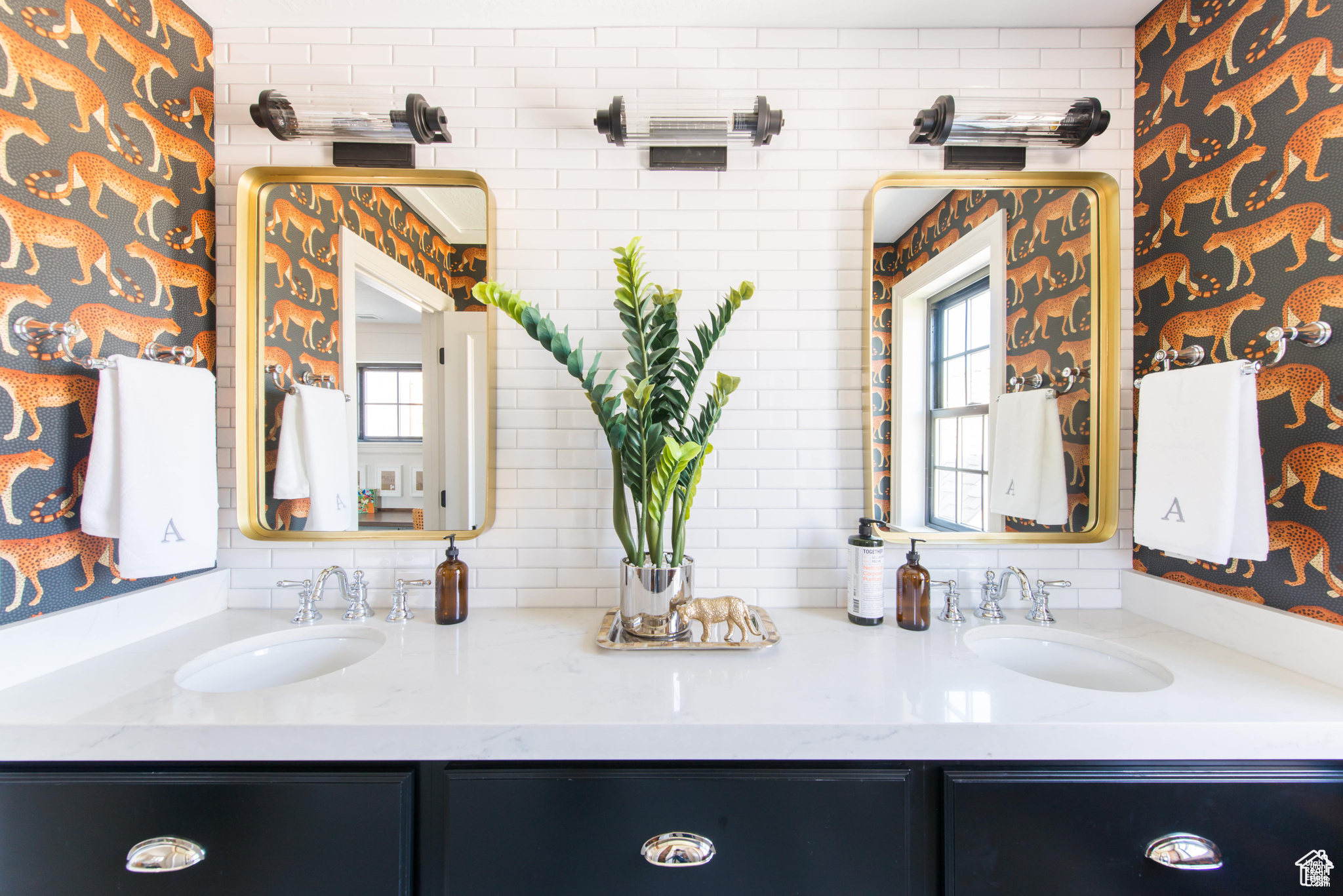 BROAD HOLLOW - Residential