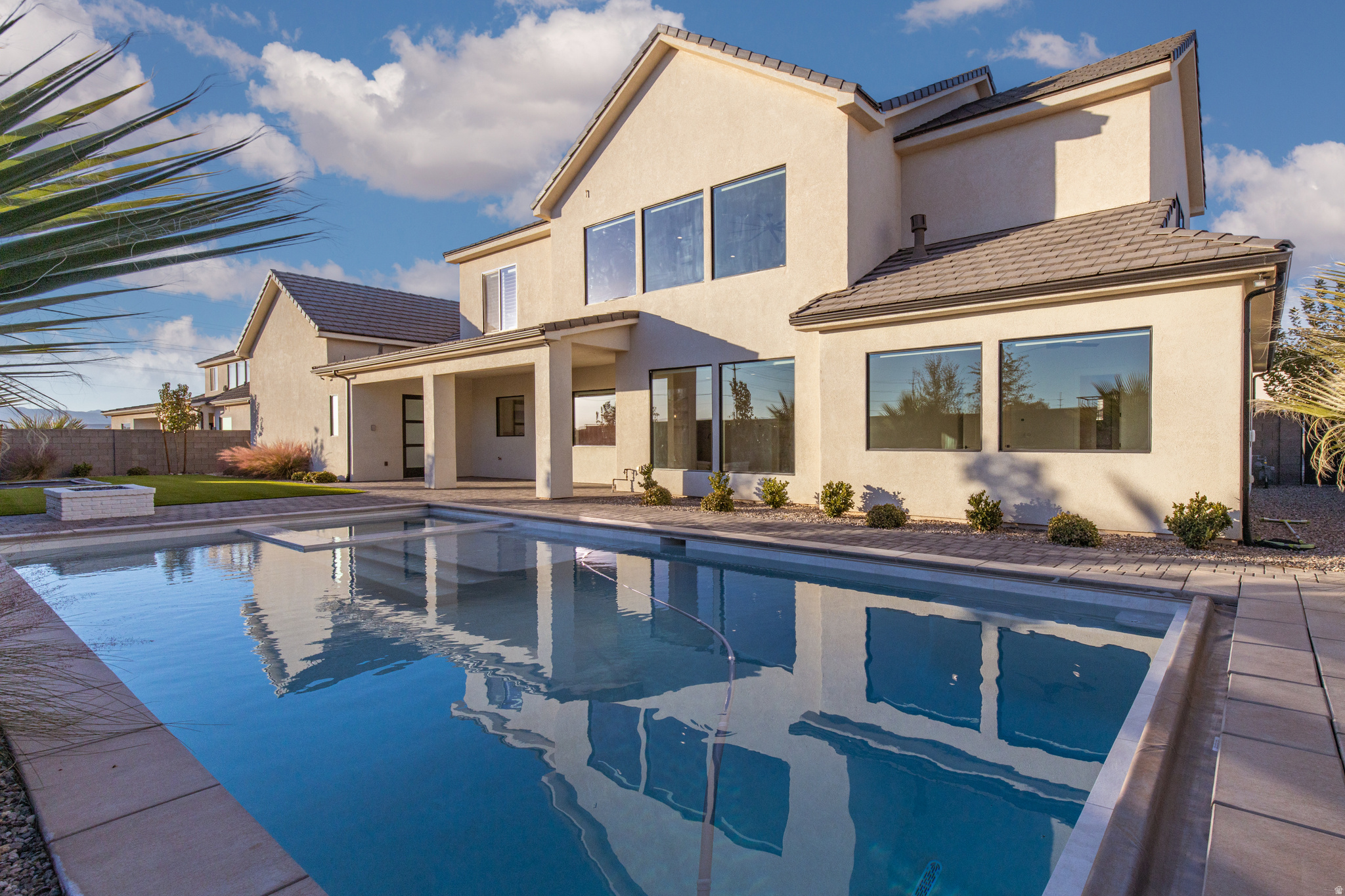 MAJESTIC FIELDS - Residential