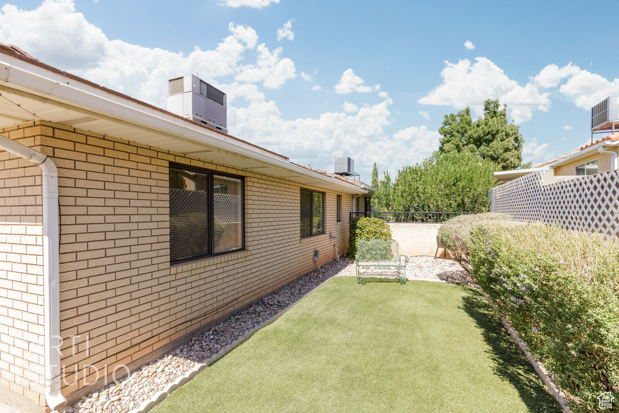 PALM MEADOWS TH - Residential