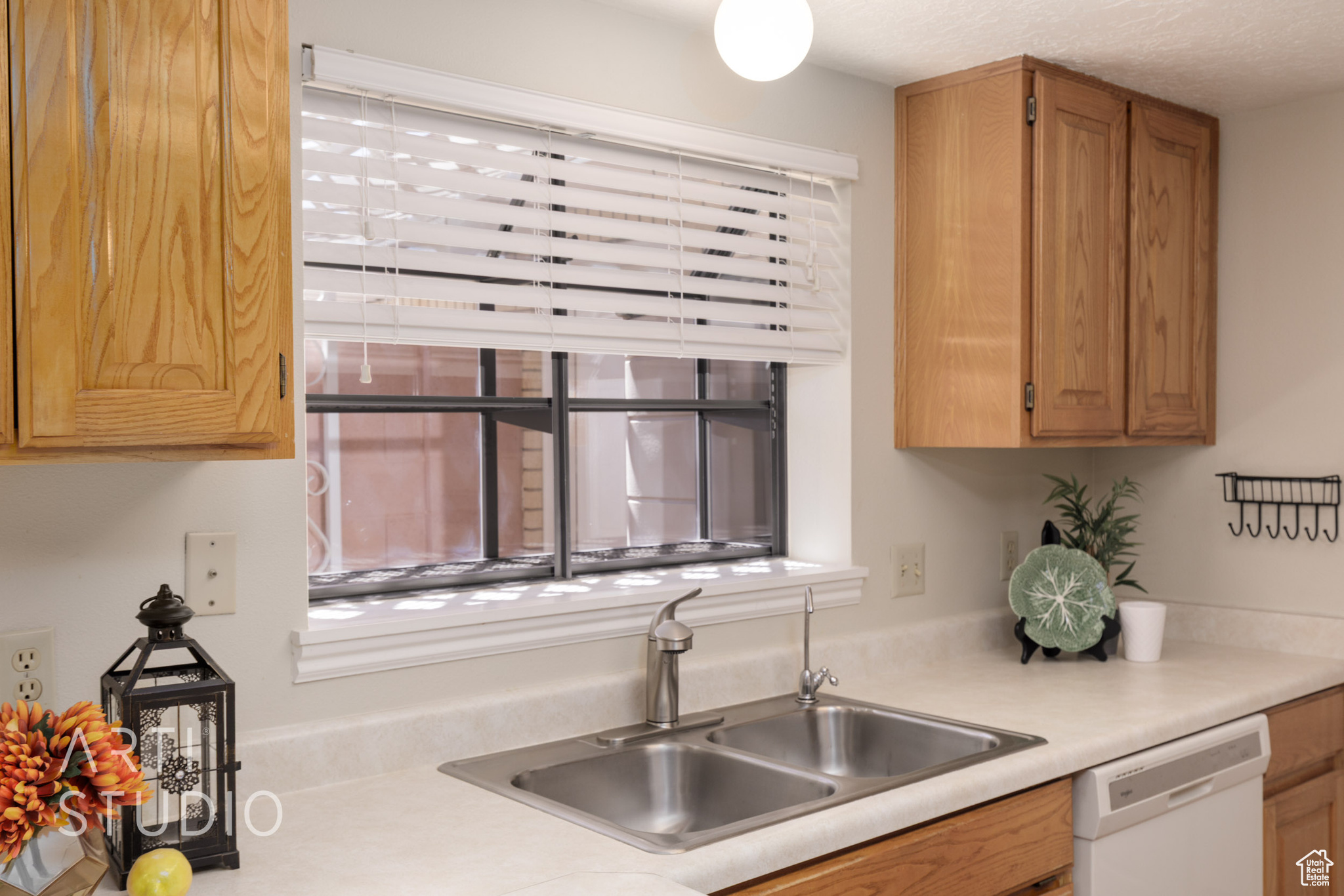 PALM MEADOWS TH - Residential