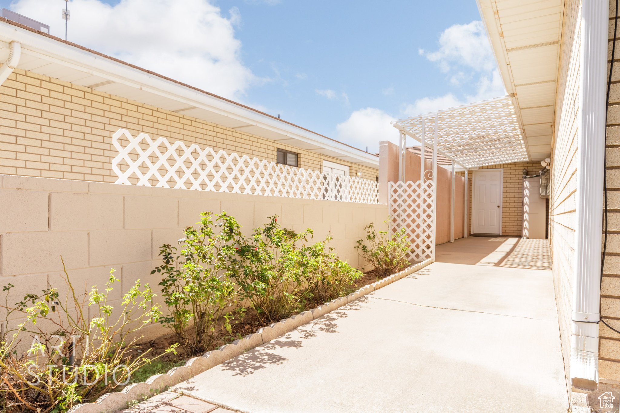 PALM MEADOWS TH - Residential