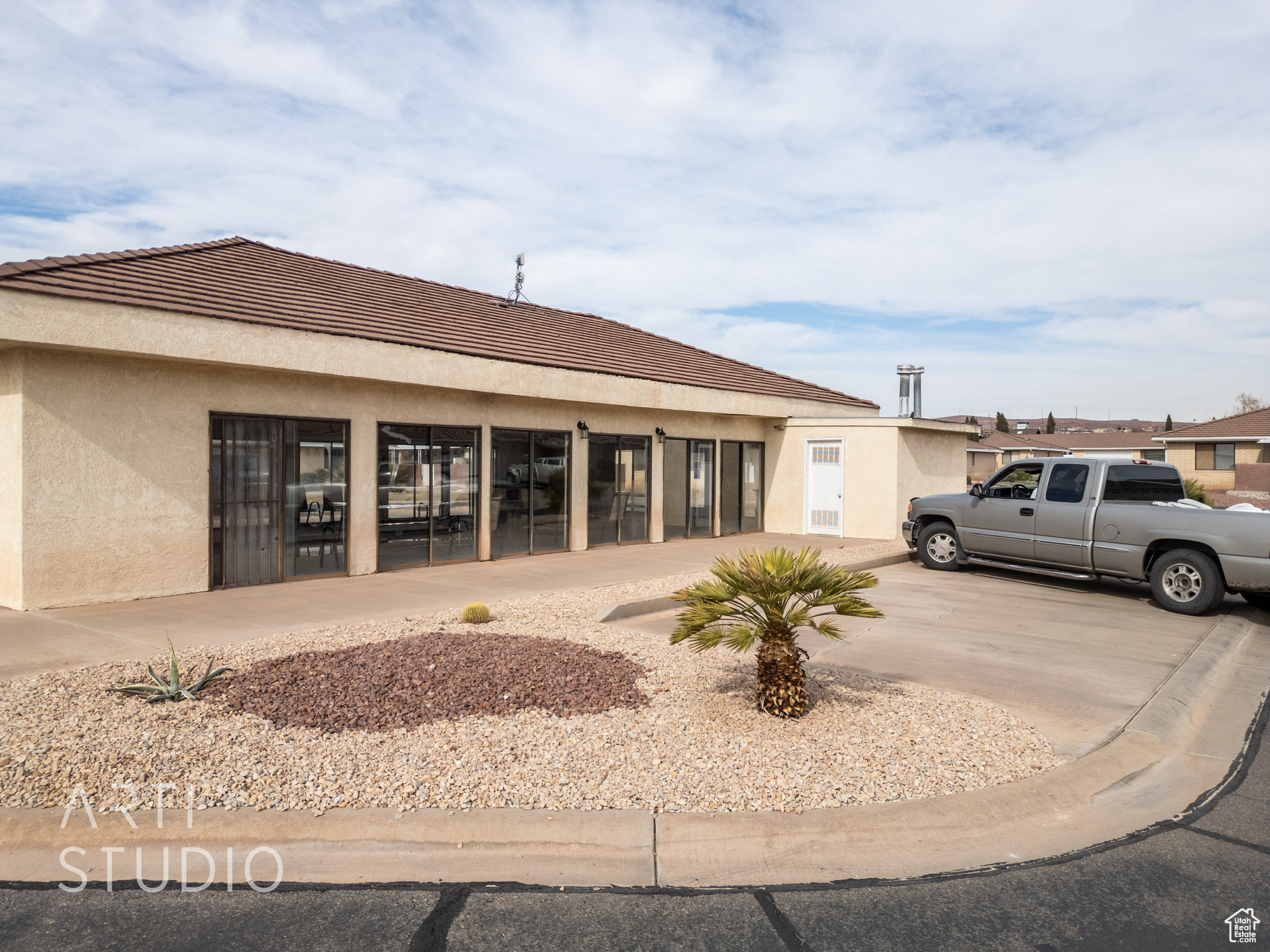 PALM MEADOWS TH - Residential