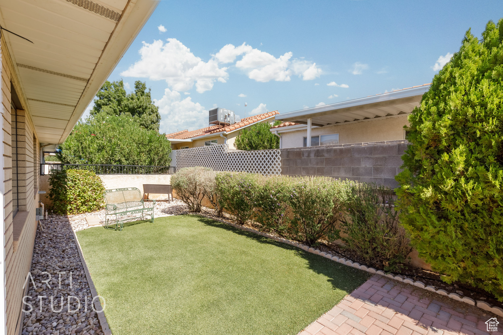 PALM MEADOWS TH - Residential