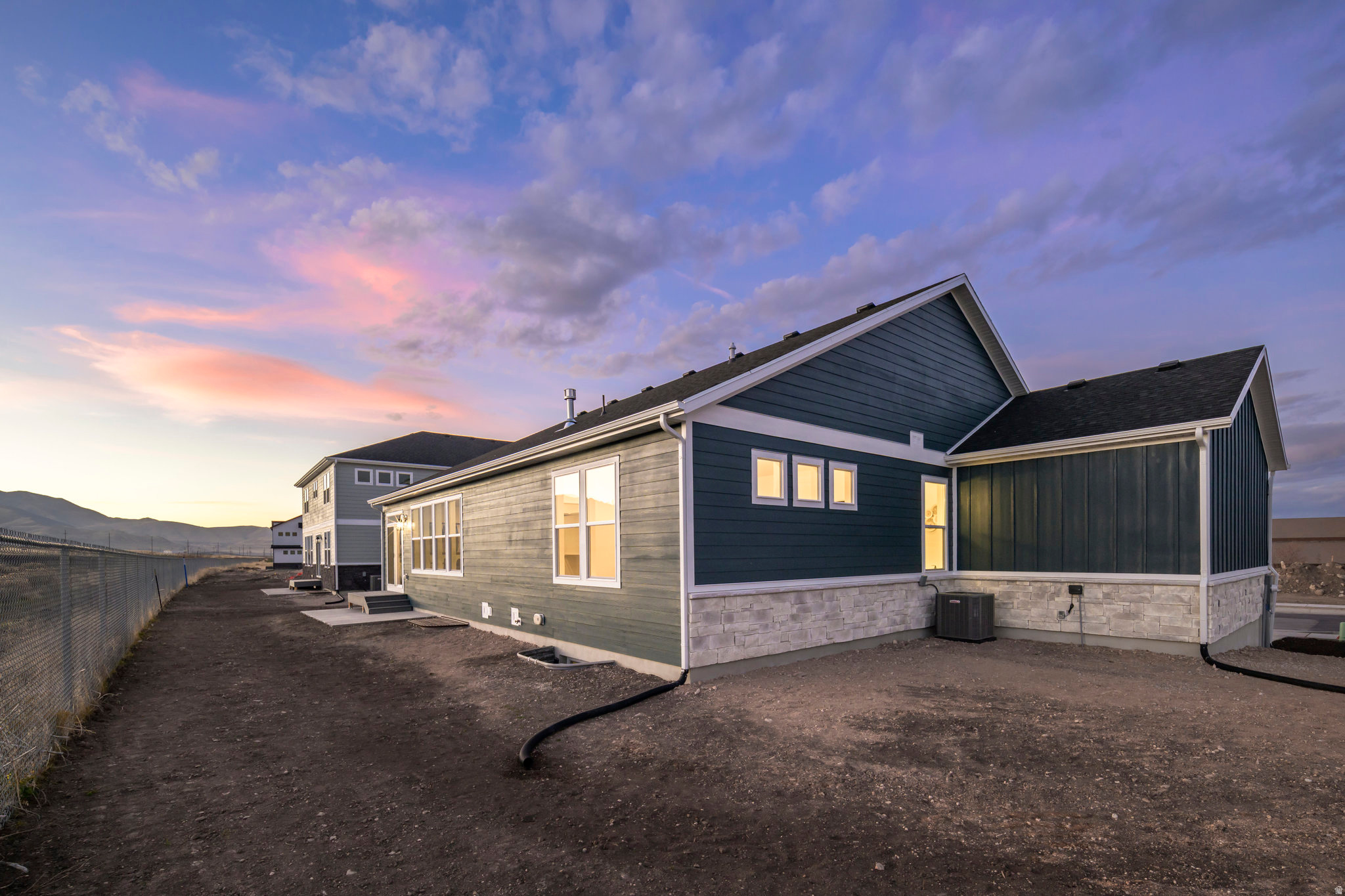 WESTON FIELD - Residential