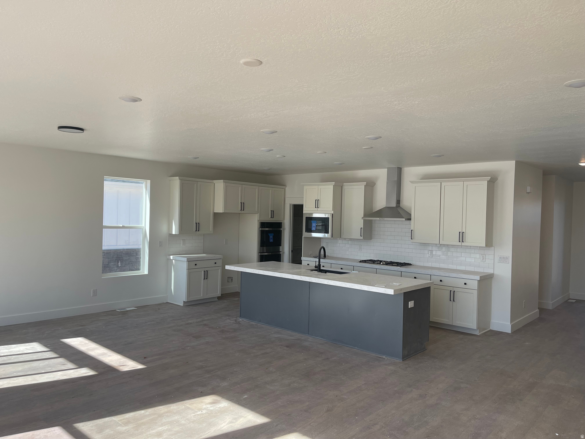 WESTON FIELD - Residential