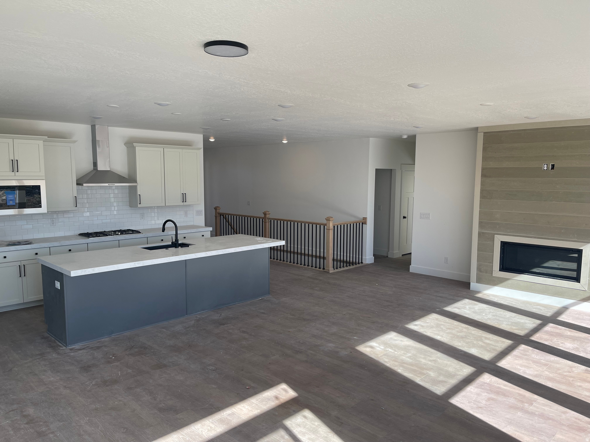 WESTON FIELD - Residential