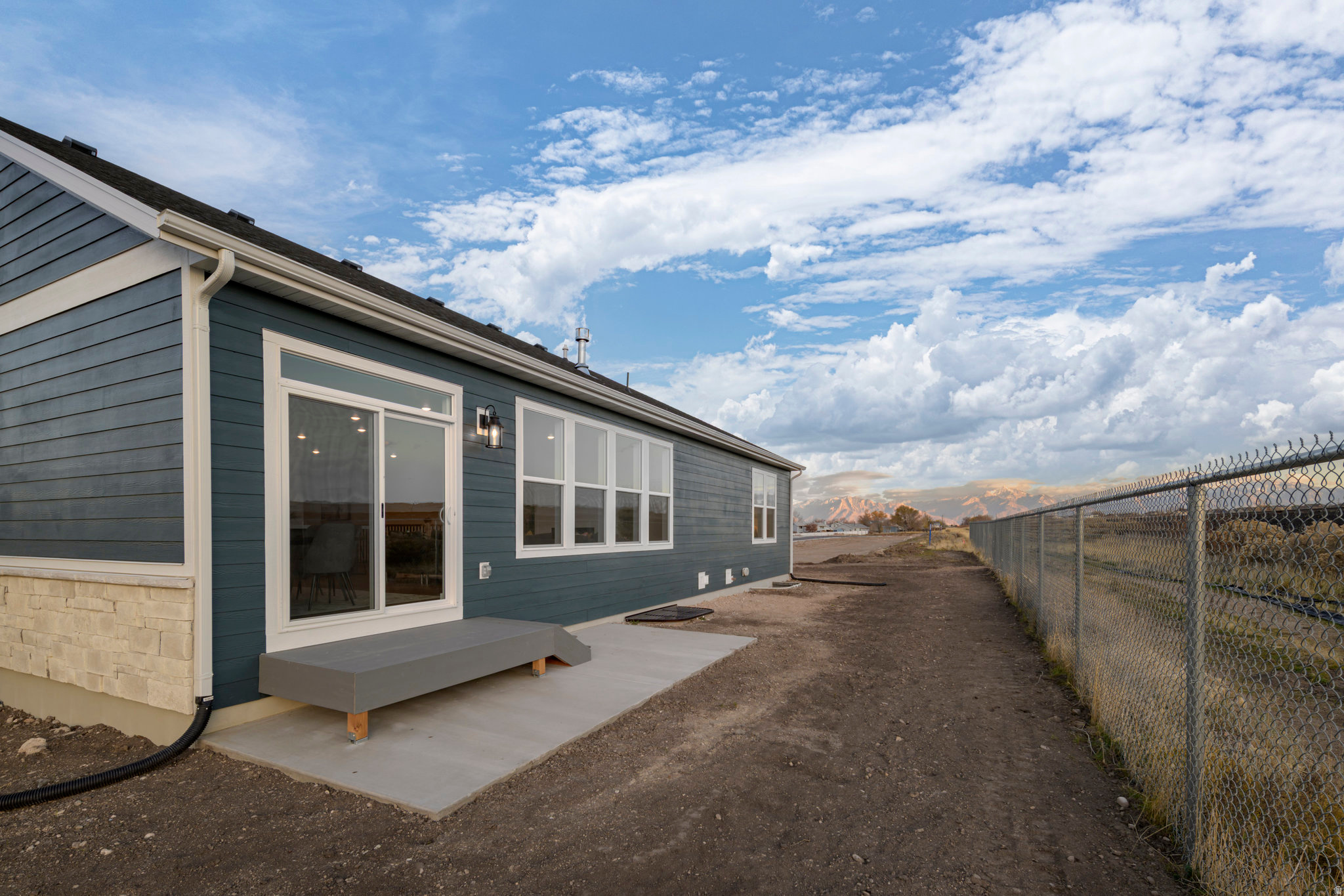 WESTON FIELD - Residential