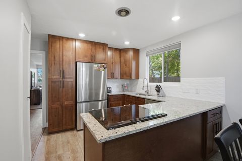 Tiny photo for 2915 E LA JOYA DR S, Holladay, UT 84124 (MLS # 2155033)