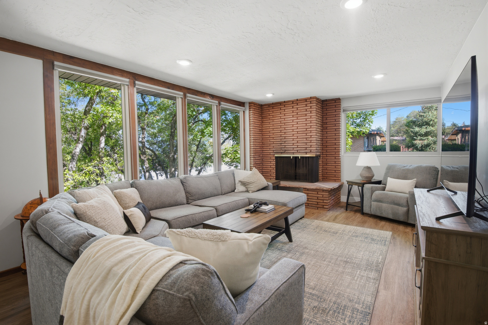 HOLLADAY HILLS - Residential