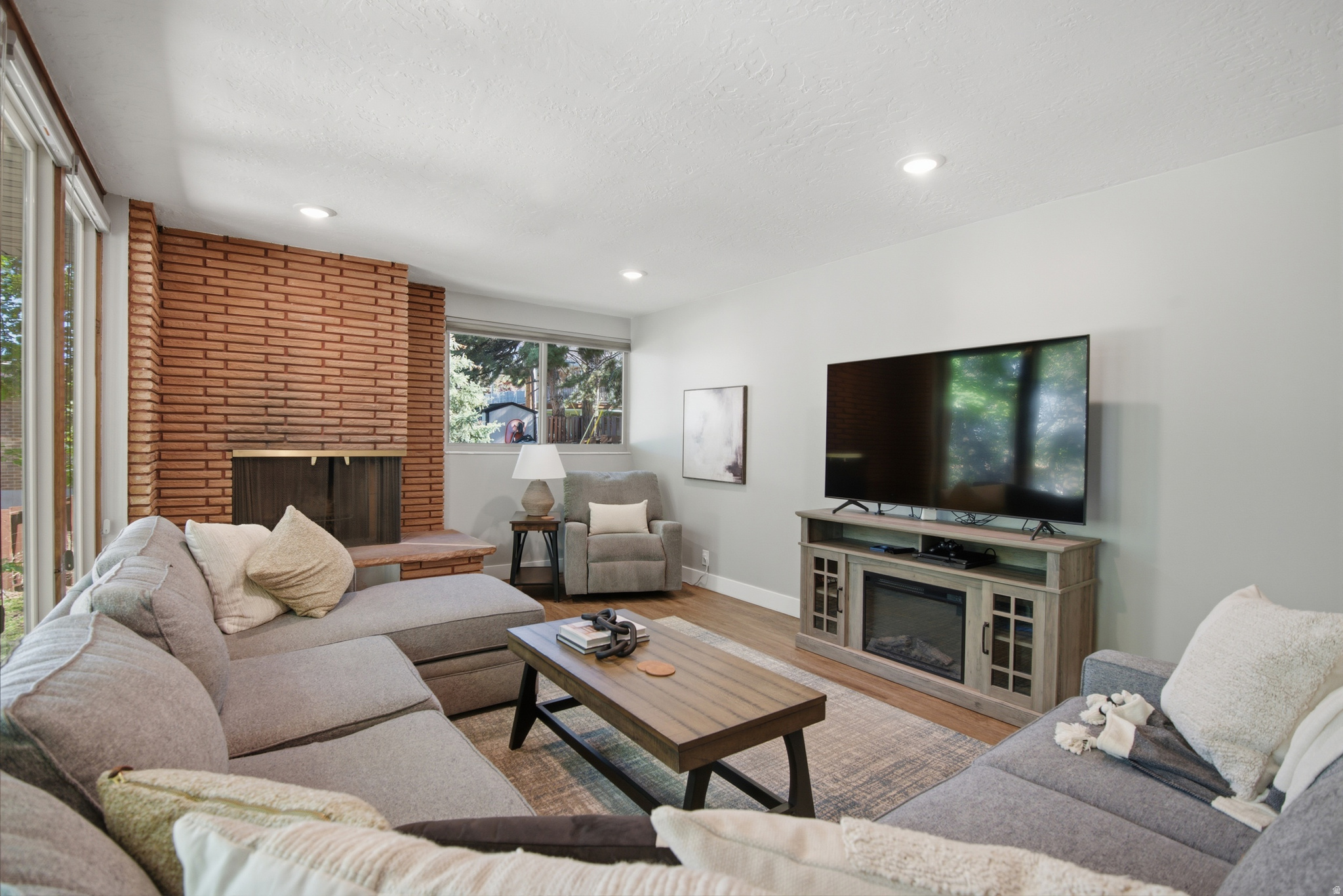 HOLLADAY HILLS - Residential