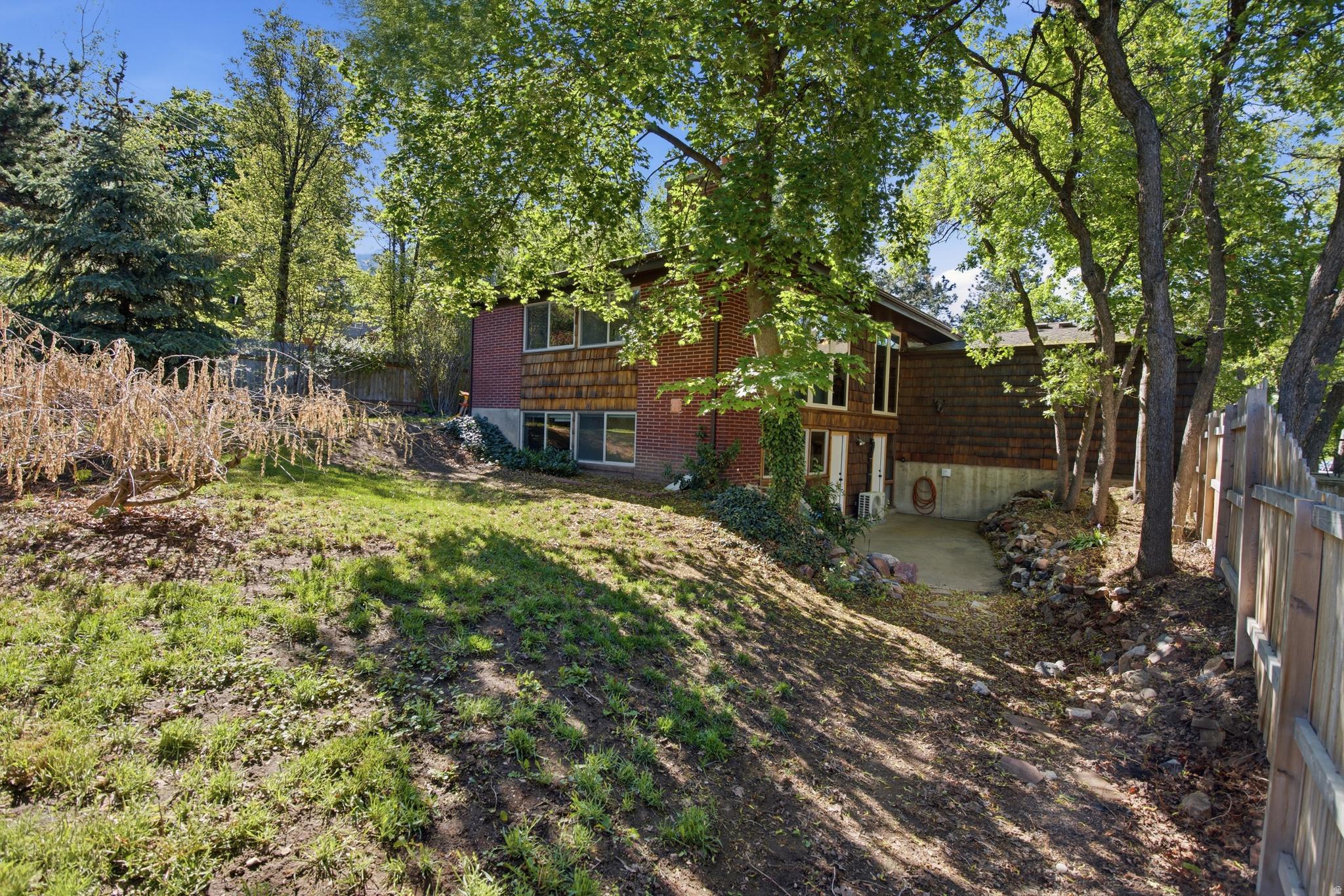 HOLLADAY HILLS - Residential