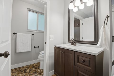 Tiny photo for 2915 E LA JOYA DR S, Holladay, UT 84124 (MLS # 2155033)