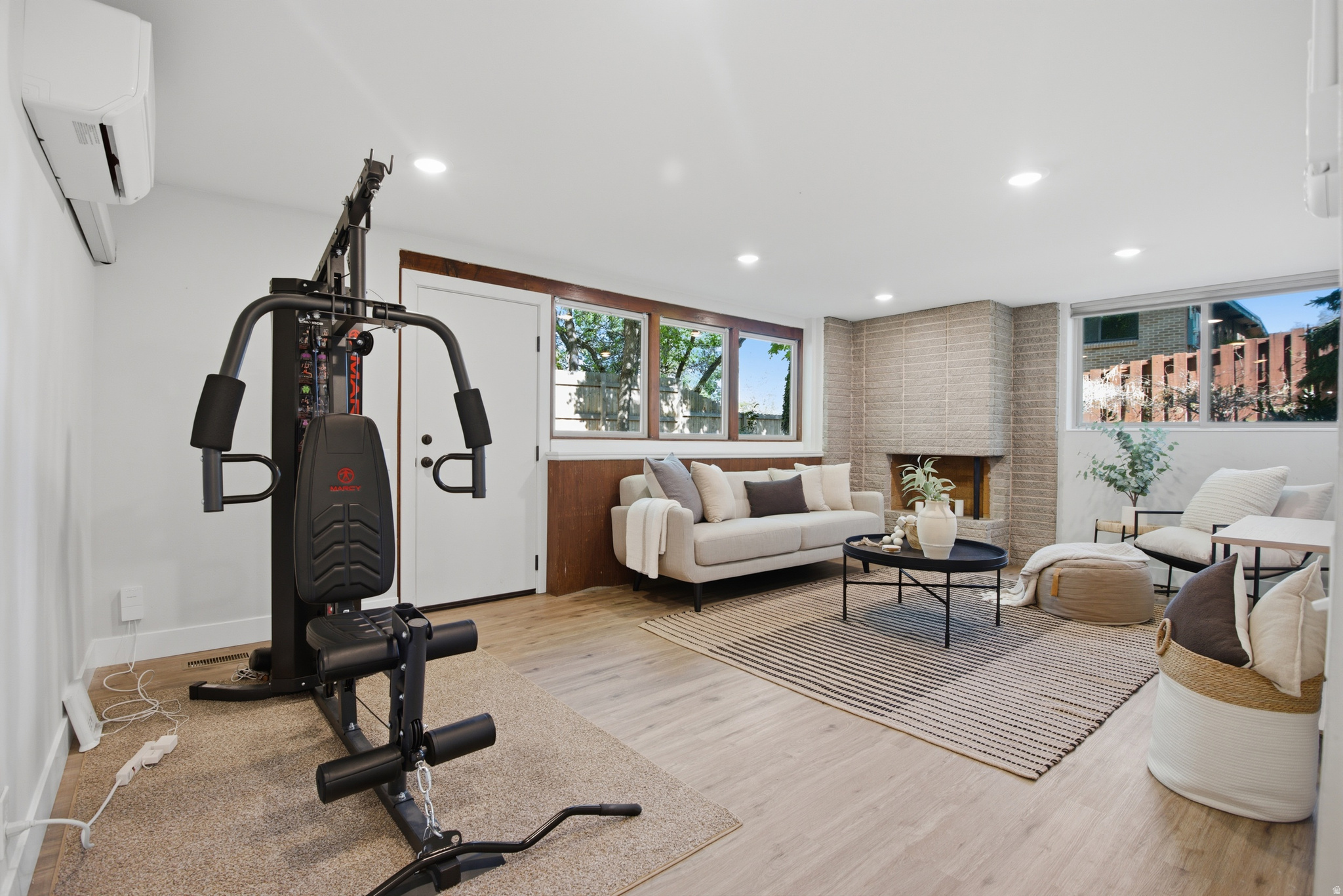 HOLLADAY HILLS - Residential