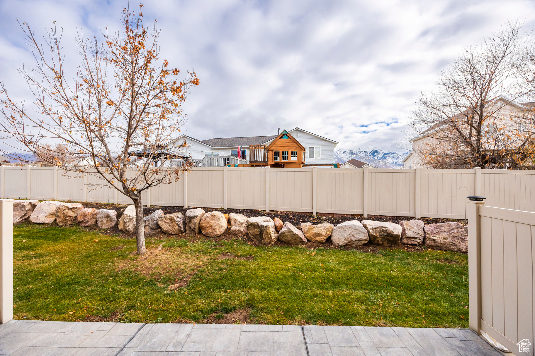 2094 N Evans Cove Loop, Layton, Utah image 17