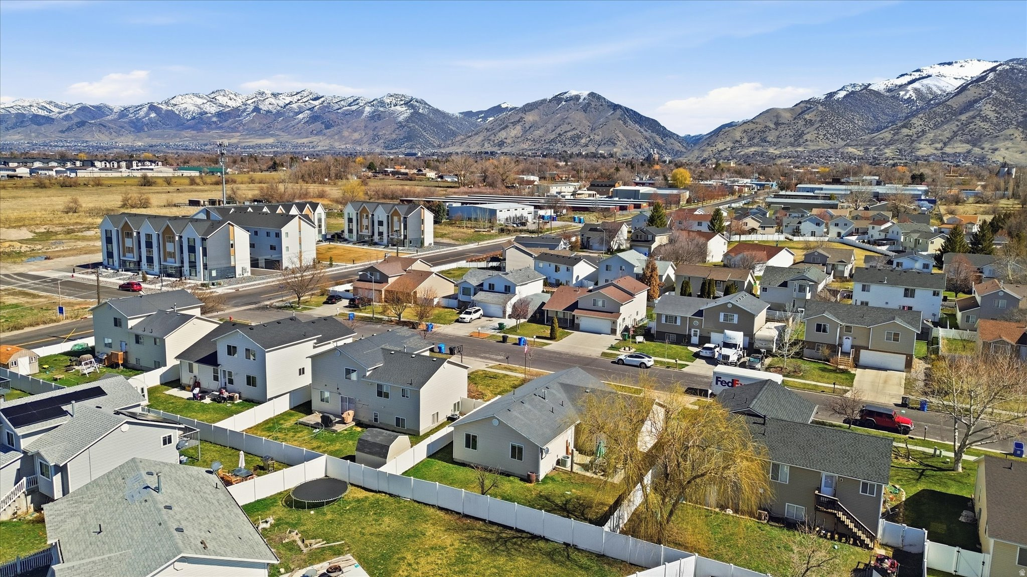 SUNSTONE CIR - Residential