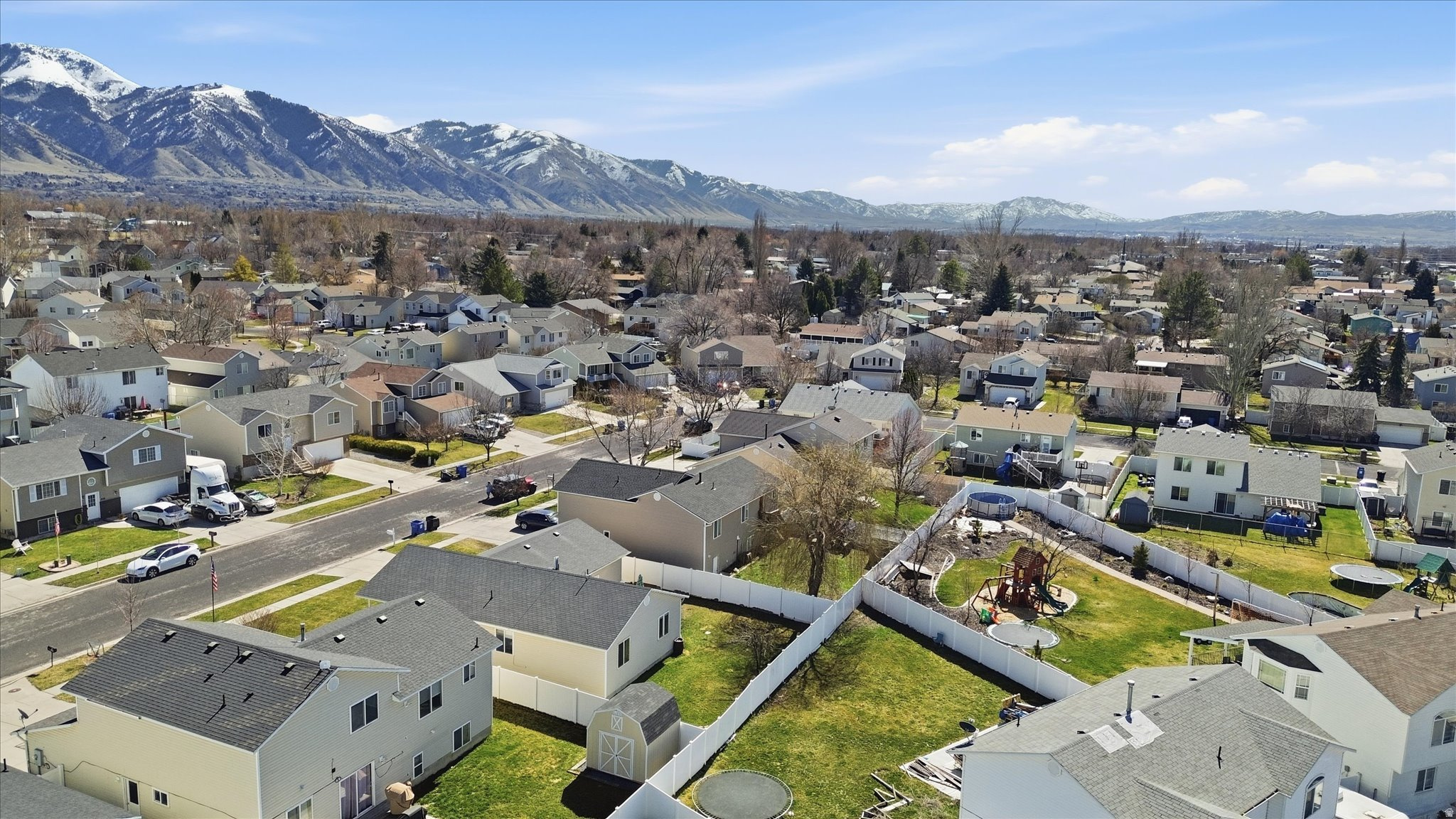 SUNSTONE CIR - Residential