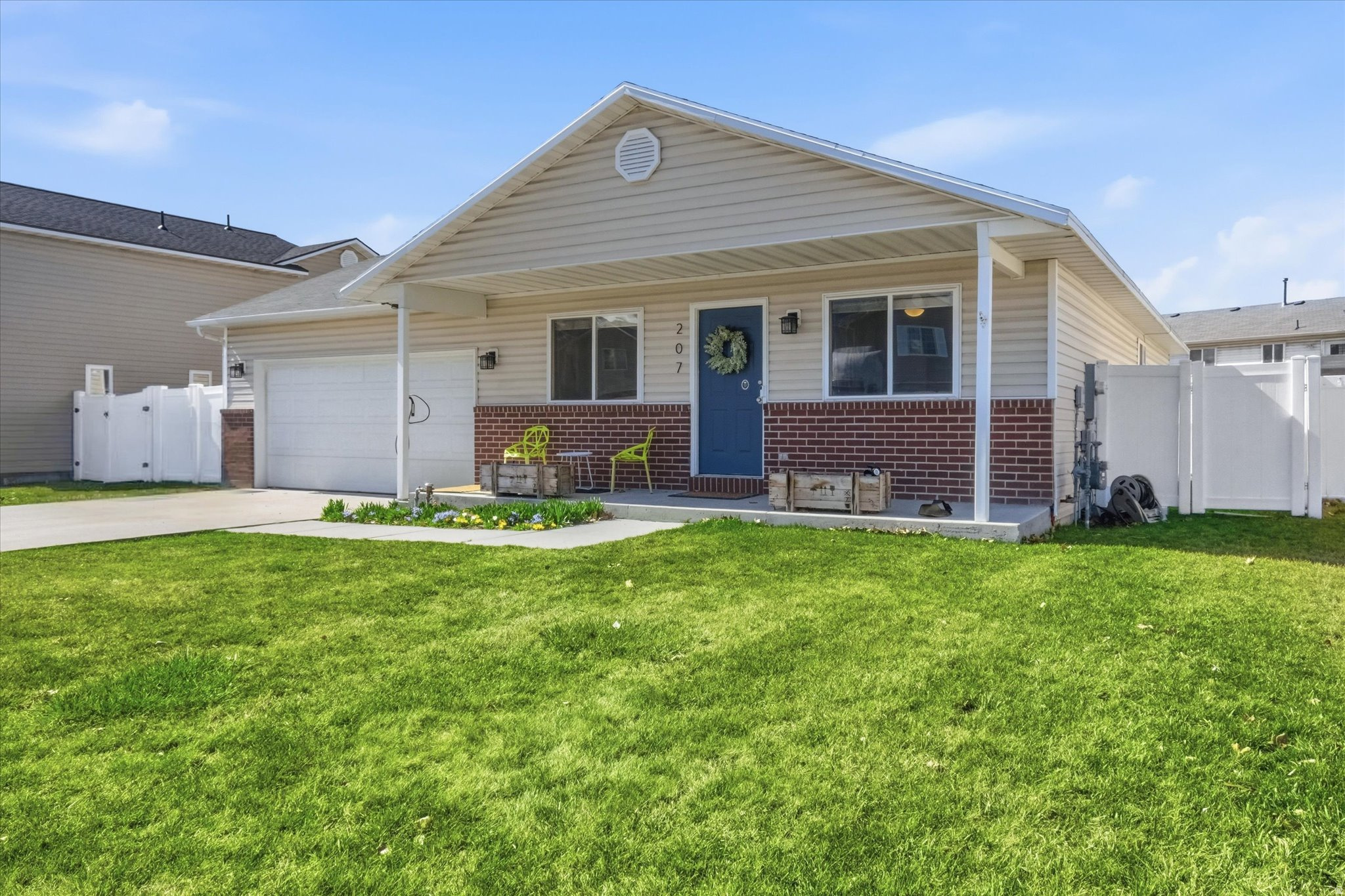 SUNSTONE CIR - Residential