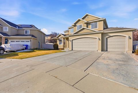 Tiny photo for 456 W TRELLIS CIR, Saratoga Springs, UT 84045 (MLS # 2130702)