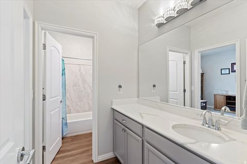 Tiny photo for 2418 W 3230 S, Syracuse, UT 84075 (MLS # 2129627)