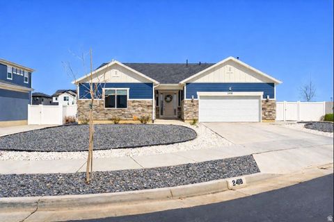 Tiny photo for 2418 W 3230 S, Syracuse, UT 84075 (MLS # 2129627)