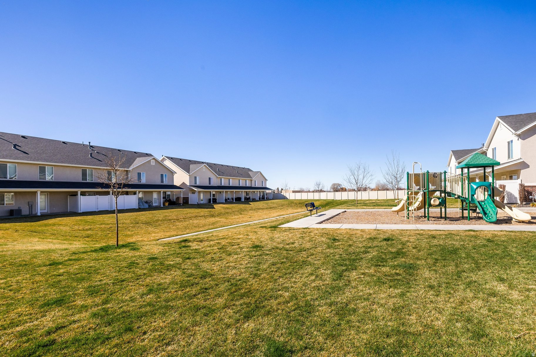 SANDY POINT TOWNHOME - Residential