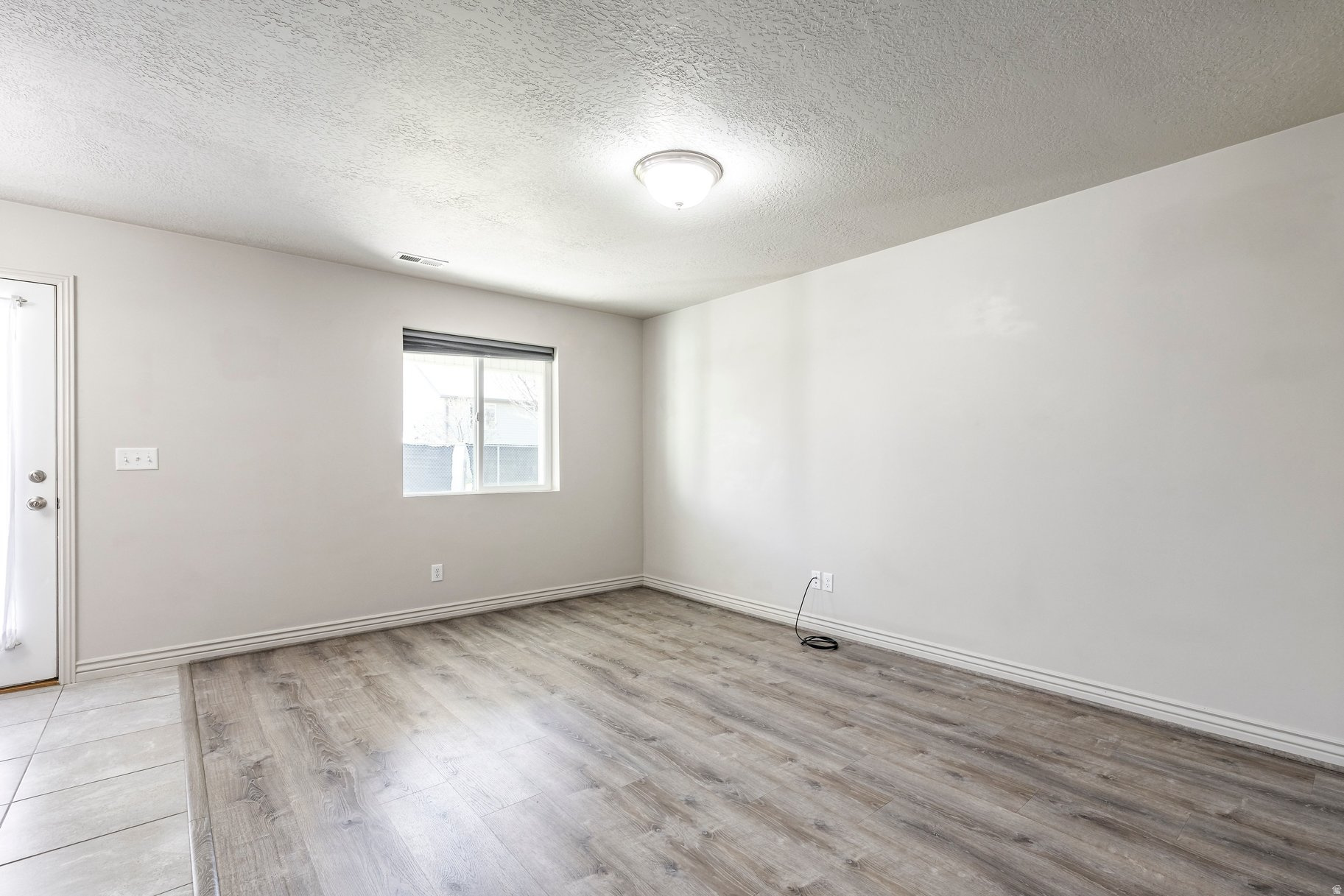 SANDY POINT TOWNHOME - Residential