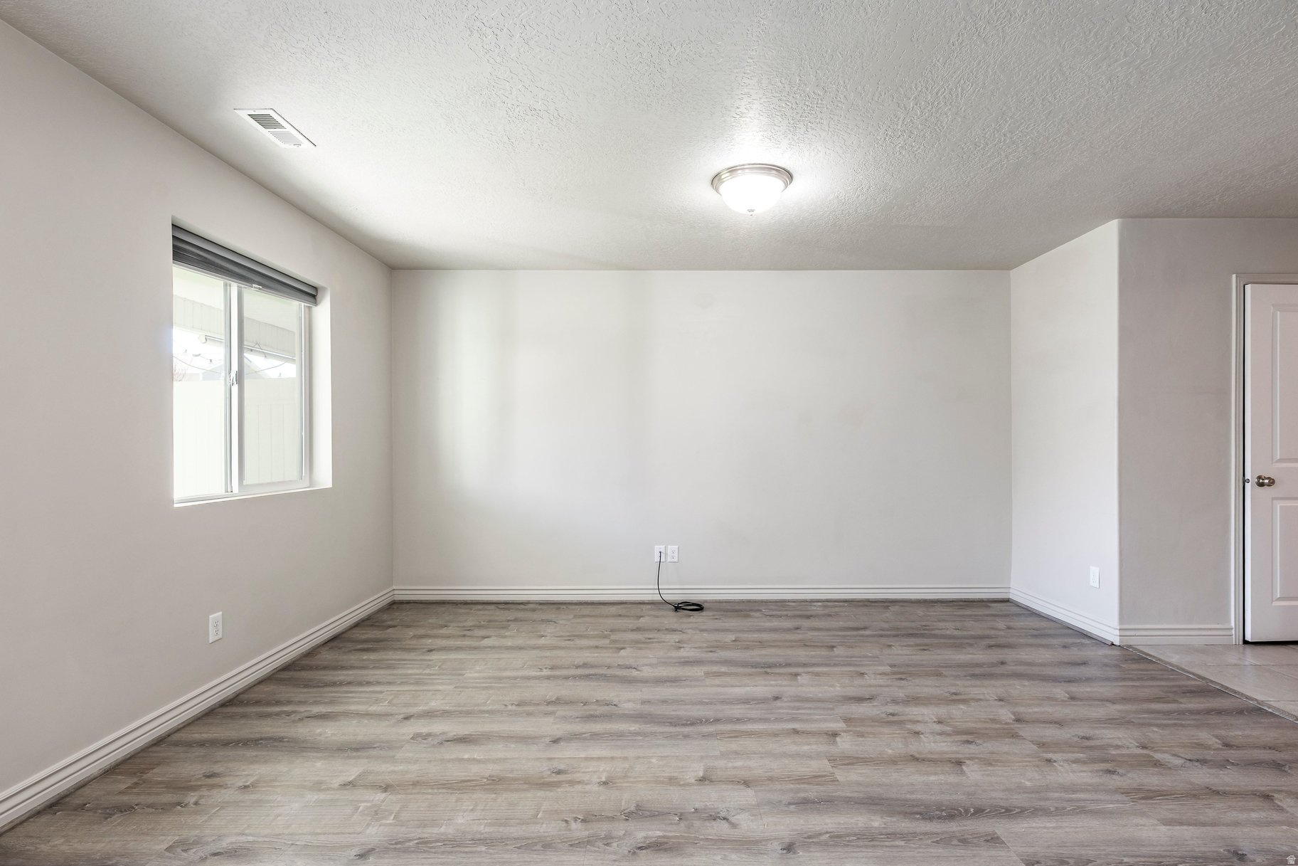 SANDY POINT TOWNHOME - Residential