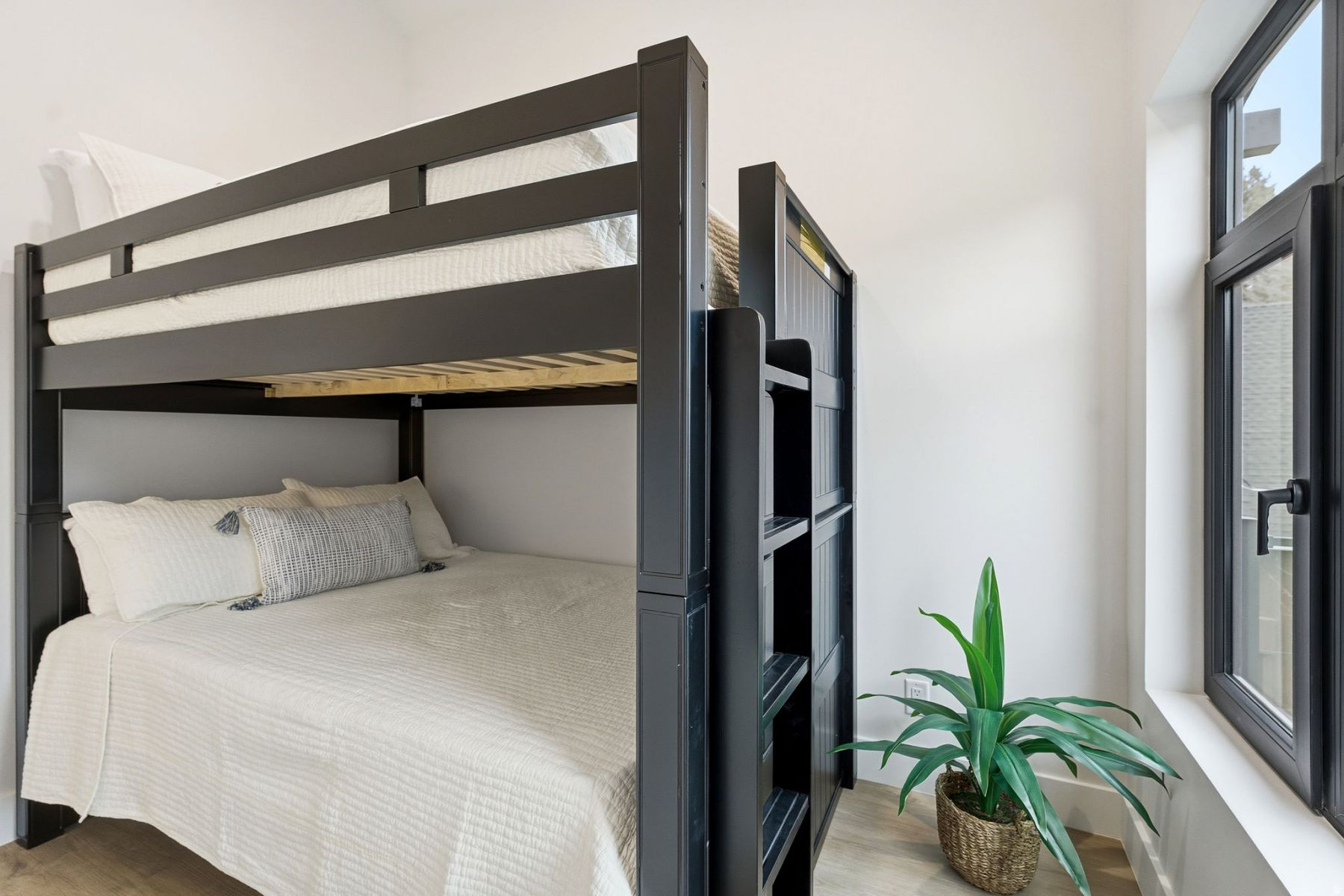 WANSHIP COTTAGE SITES - Residential