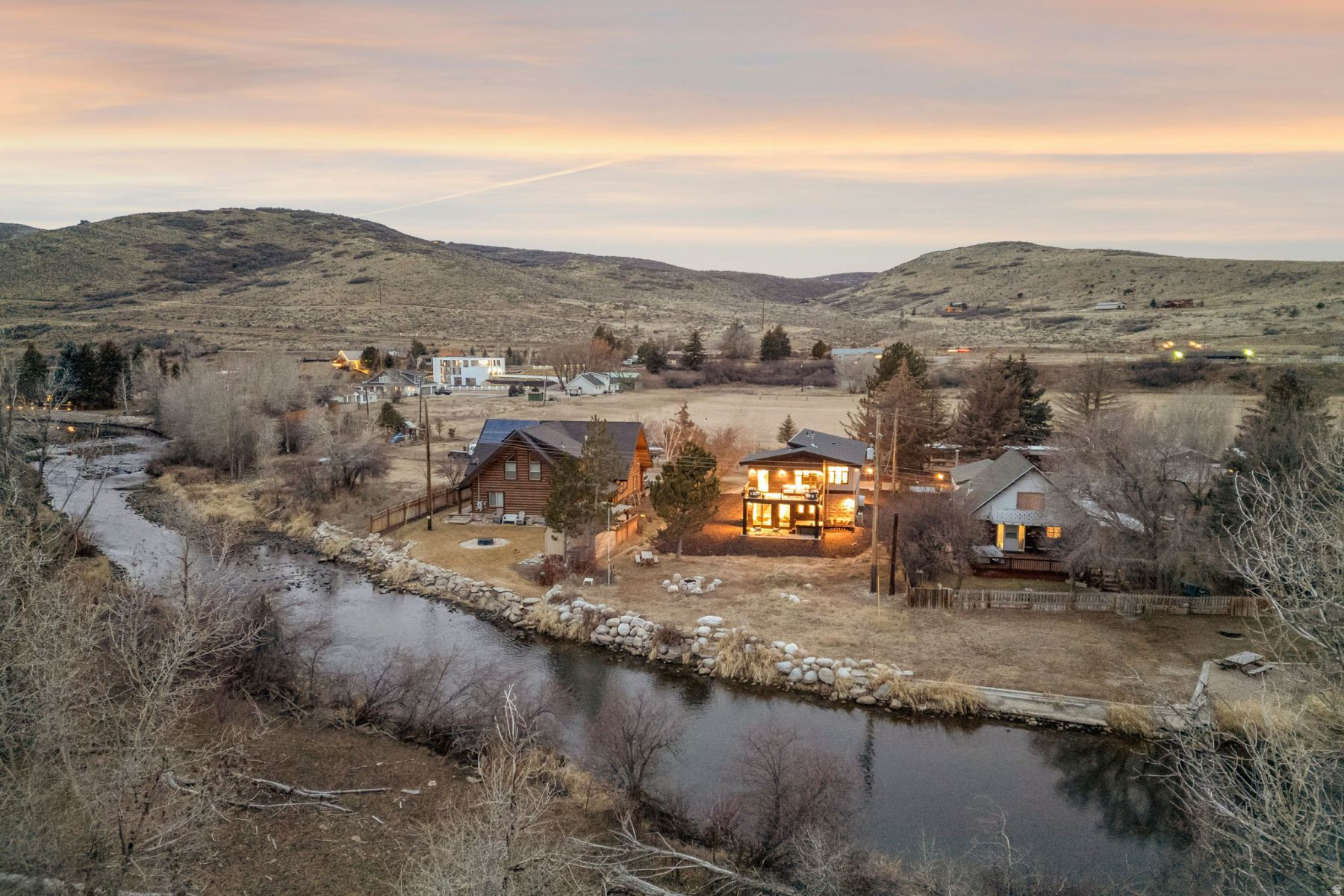 WANSHIP COTTAGE SITES - Residential