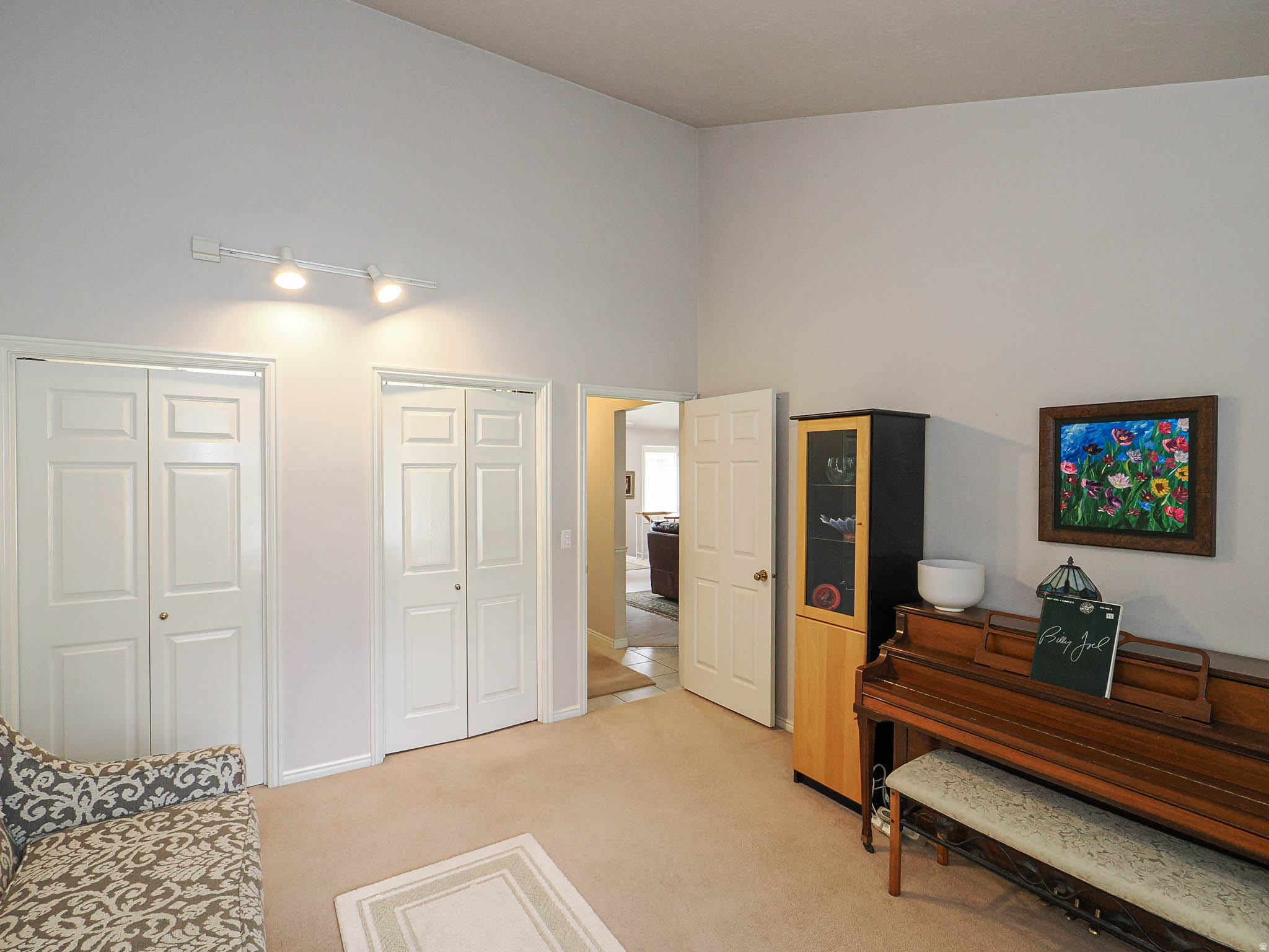 EDINBURGH OF HOLLADAY - Residential