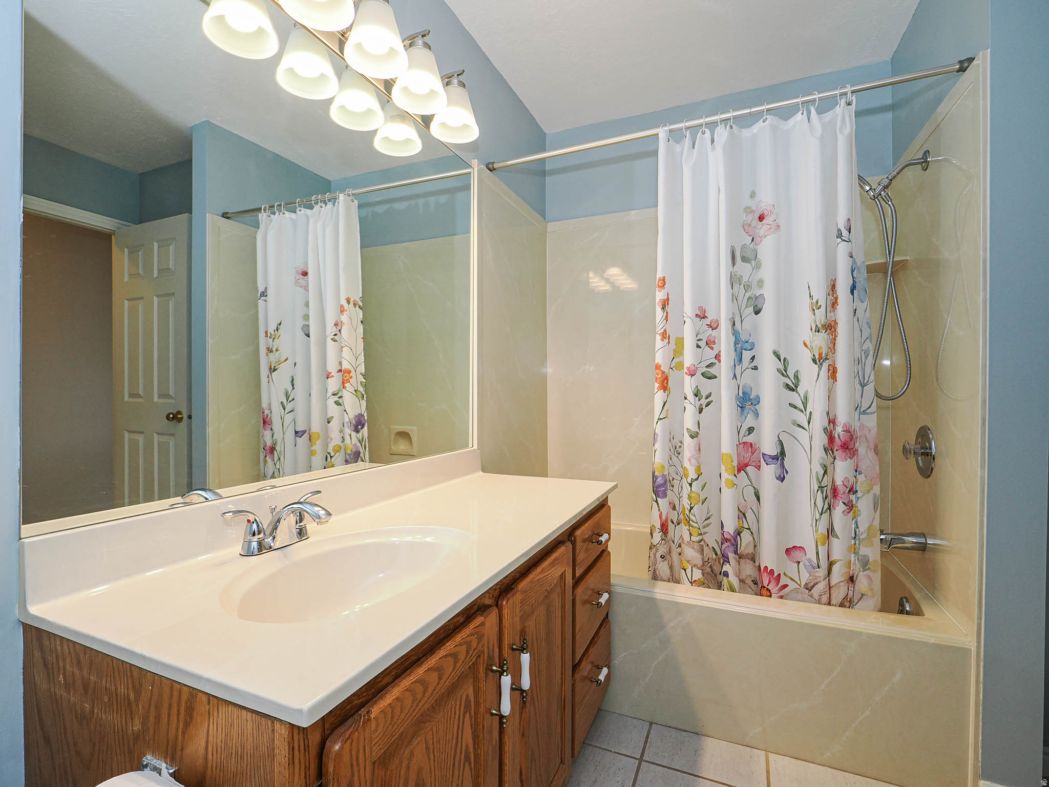 EDINBURGH OF HOLLADAY - Residential