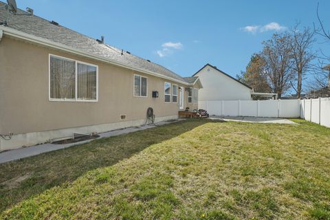 Tiny photo for 4744 S NINA MARIE CIR, Taylorsville, UT 84123 (MLS # 2142417)