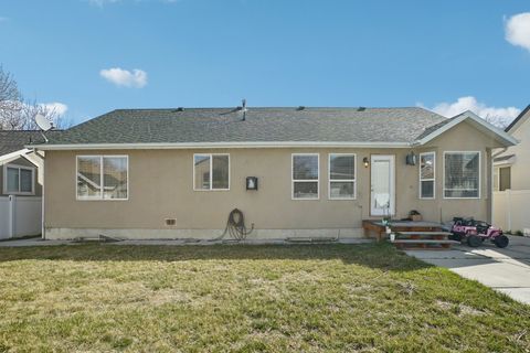 Tiny photo for 4744 S NINA MARIE CIR, Taylorsville, UT 84123 (MLS # 2142417)