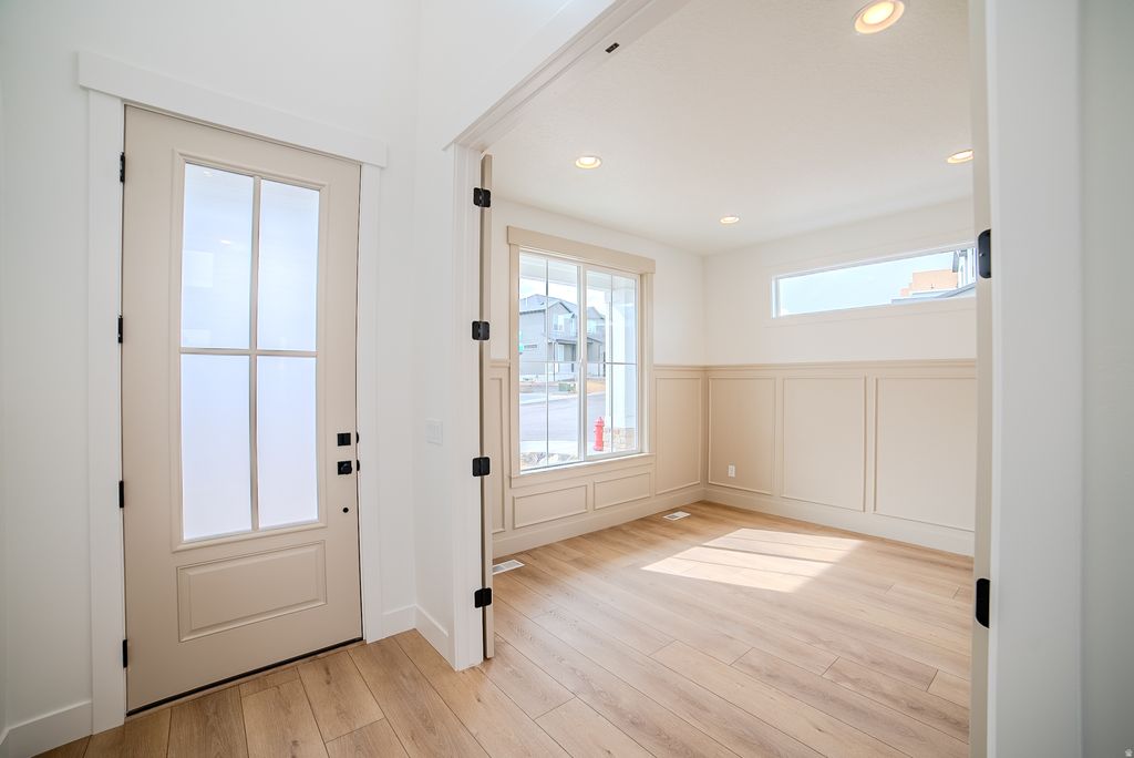 Photo of 3846 W SAND LAKE DR, South Jordan, UT 84009 (MLS # 2137307)