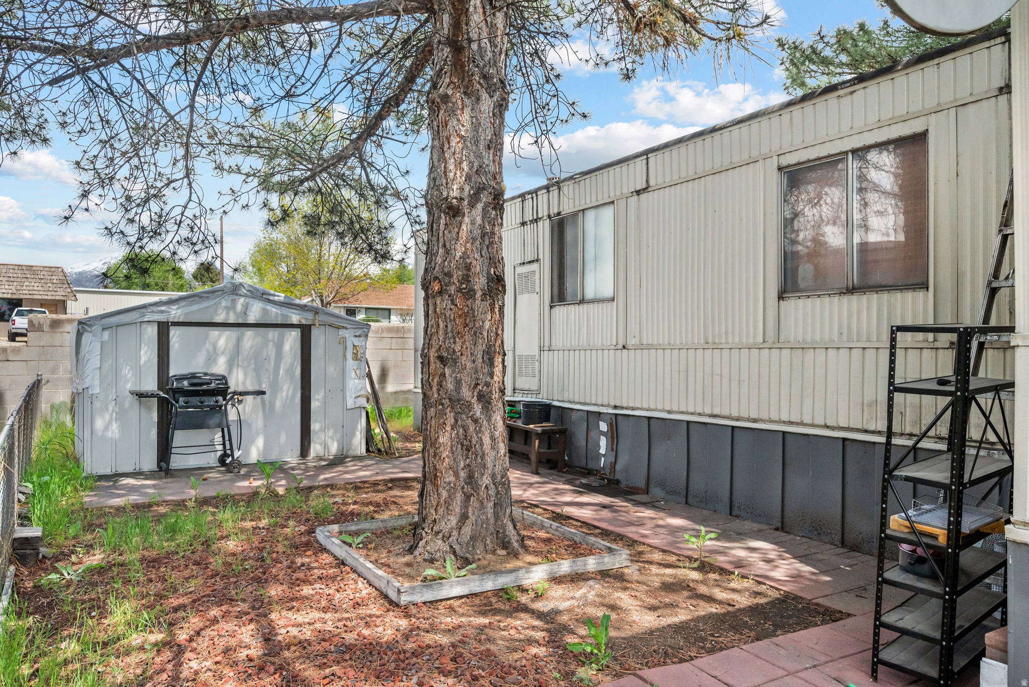 VILLAGE GREEN PARK - Residential