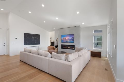 Tiny photo for 1536 E TRAIL CREST CT, Draper, UT 84020 (MLS # 2137426)