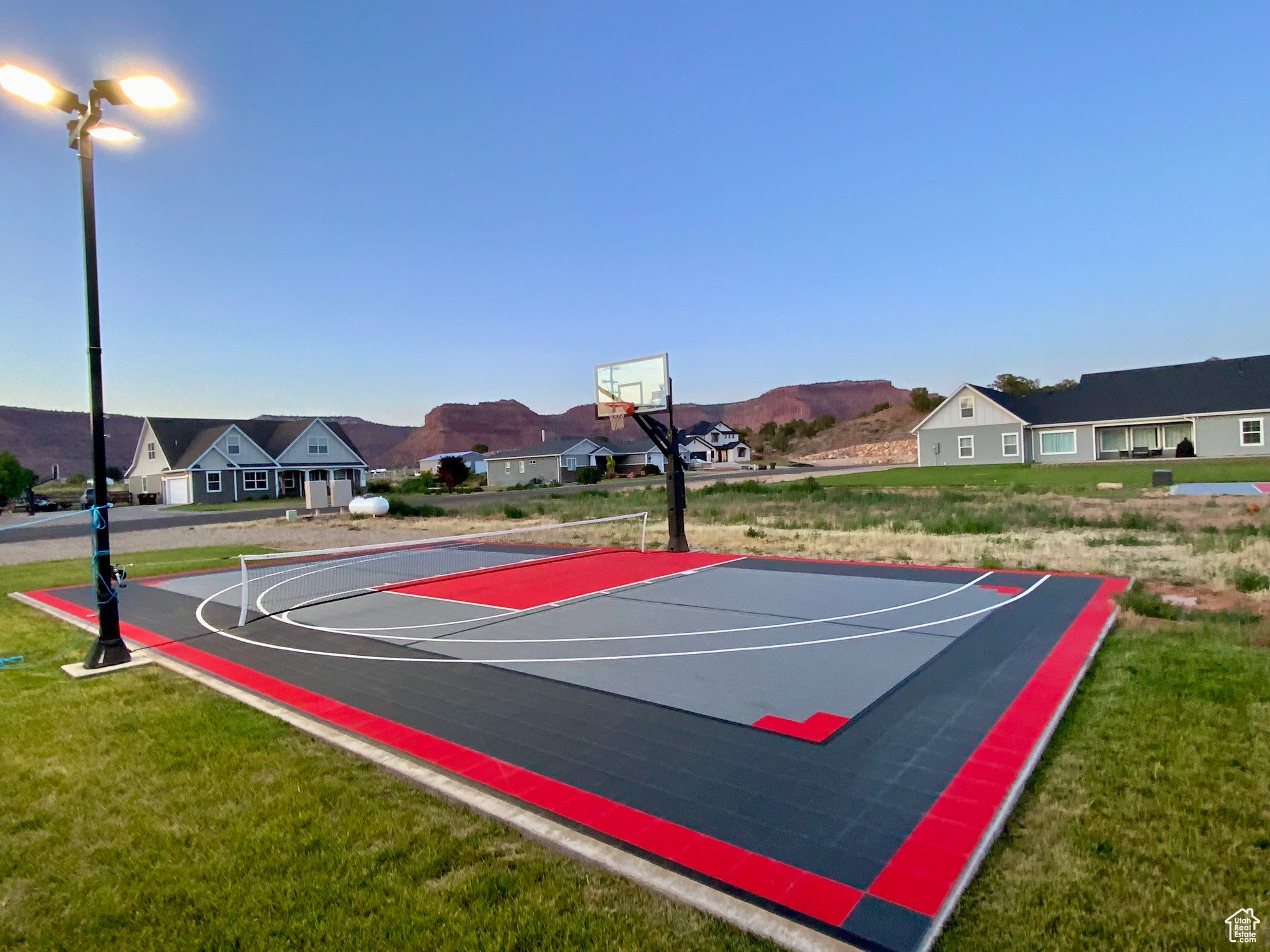 COUNTRY ESTATES - Residential