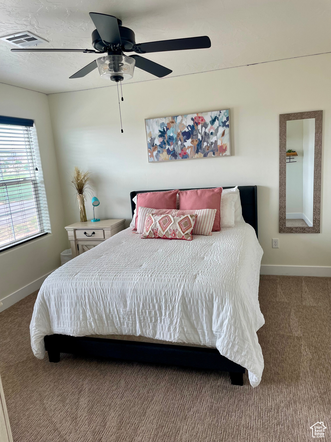 COUNTRY ESTATES - Residential