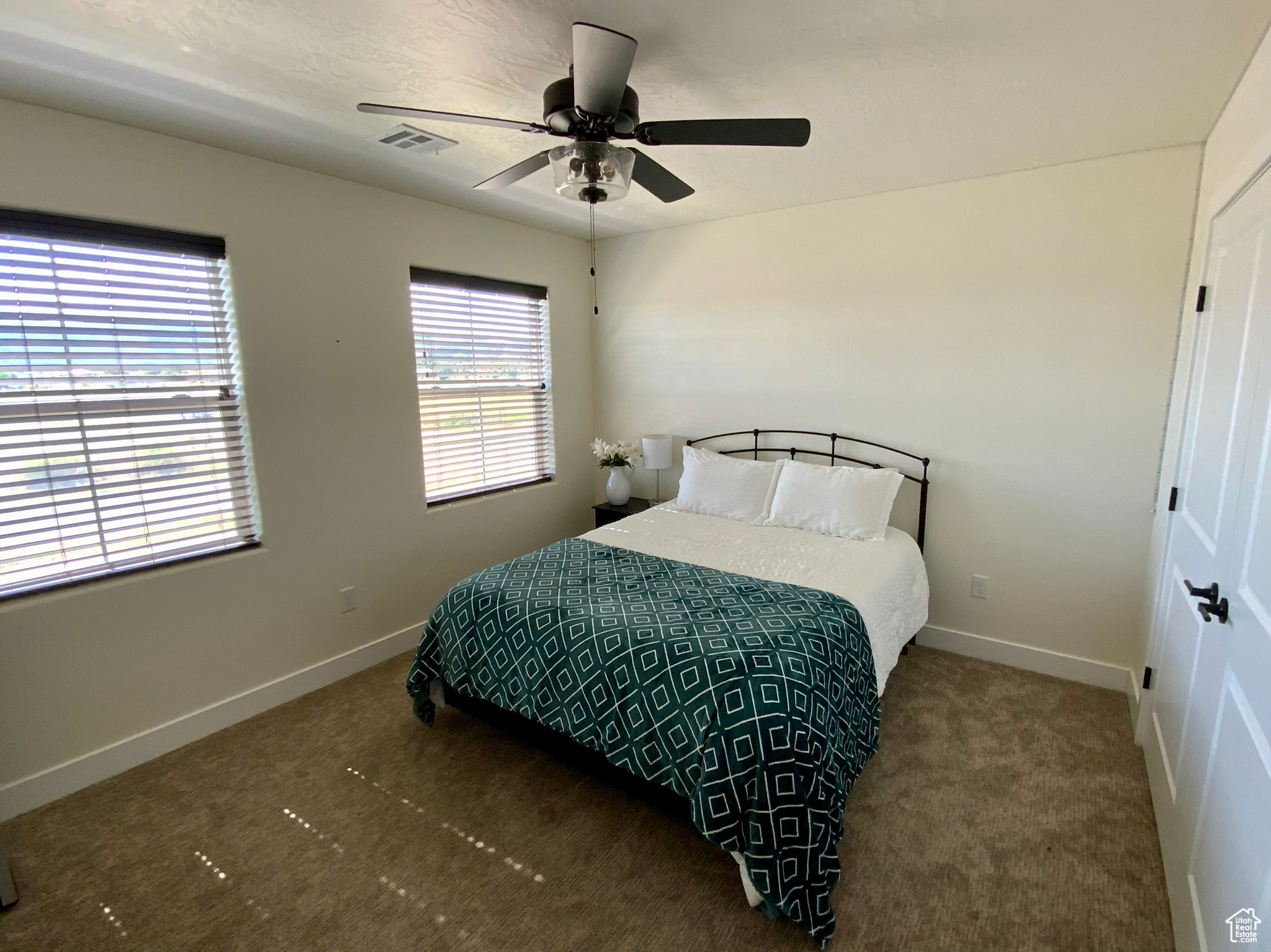 COUNTRY ESTATES - Residential