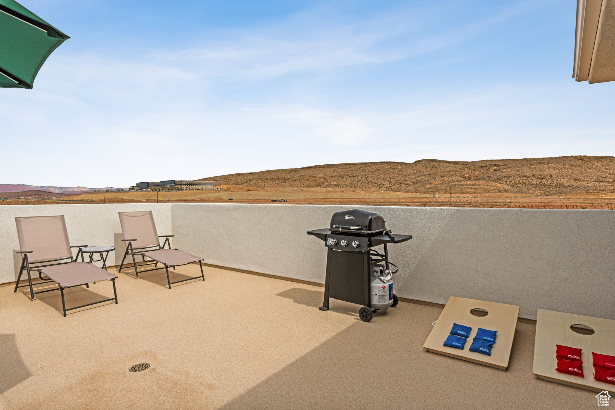 DESERT COLOR SKYLINE CONDOMINIUMS - Residential