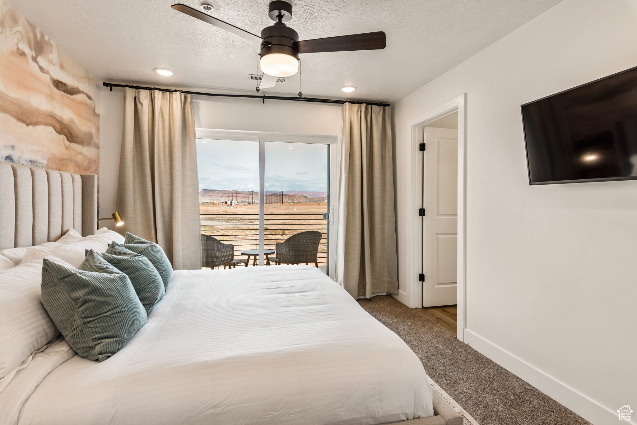 DESERT COLOR SKYLINE CONDOMINIUMS - Residential
