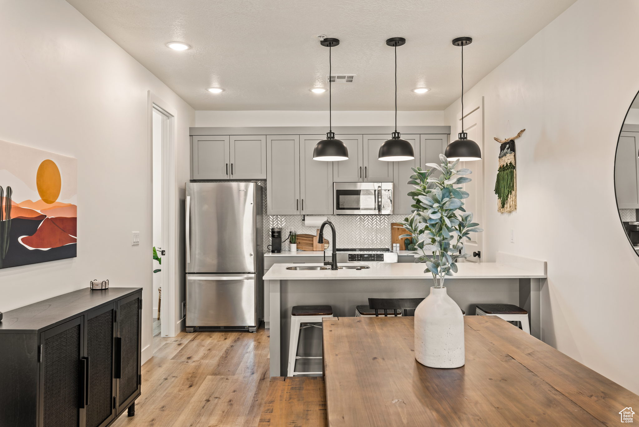 DESERT COLOR SKYLINE CONDOMINIUMS - Residential