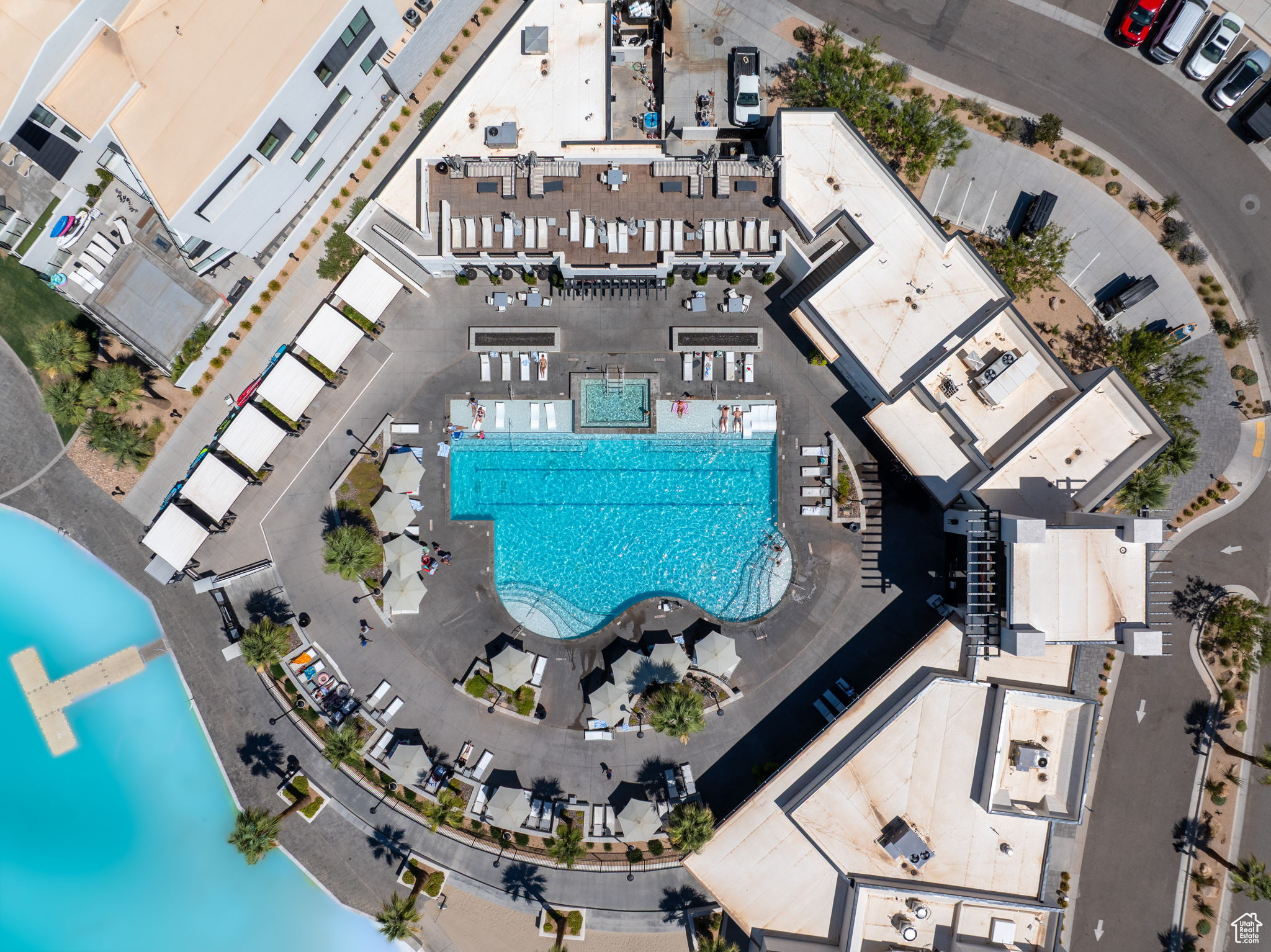 DESERT COLOR SKYLINE CONDOMINIUMS - Residential