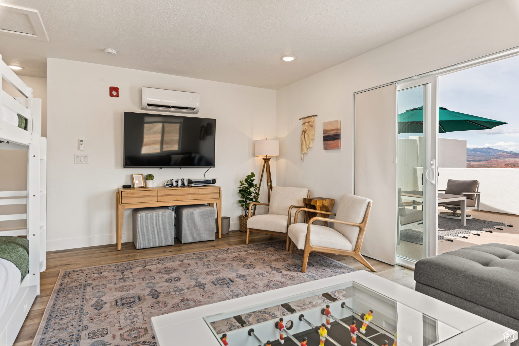 DESERT COLOR SKYLINE CONDOMINIUMS - Residential