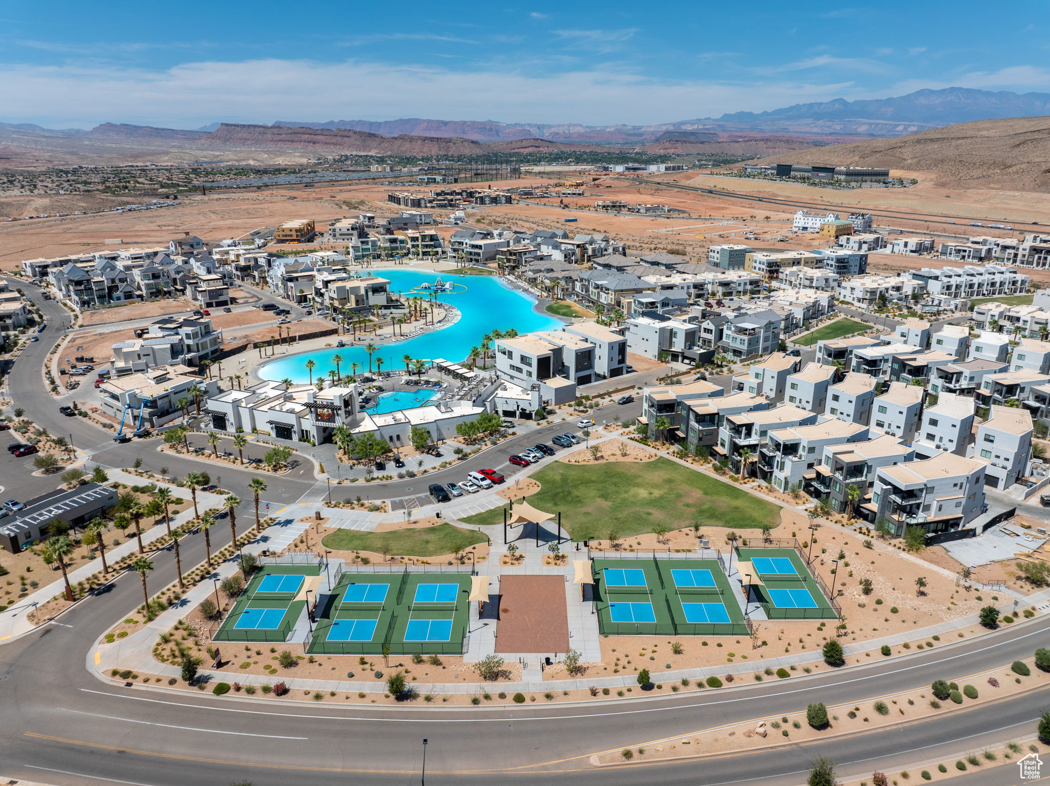 DESERT COLOR SKYLINE CONDOMINIUMS - Residential