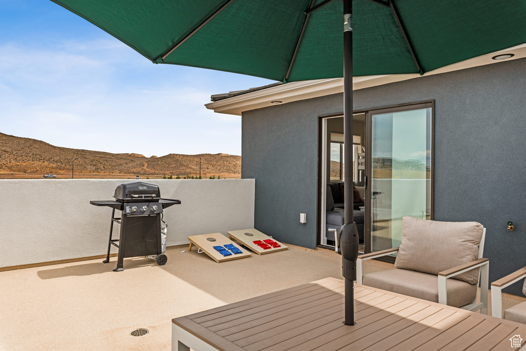DESERT COLOR SKYLINE CONDOMINIUMS - Residential