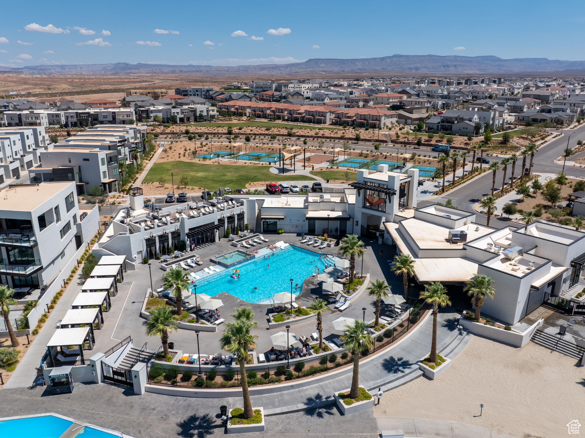 DESERT COLOR SKYLINE CONDOMINIUMS - Residential